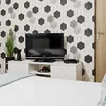 Nightfall Escape - M&n Apartment *