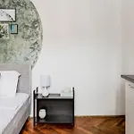 Nightfall Escape - M&n Apartamento Bucareste