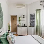 Nightfall Escape - M&n Apartment