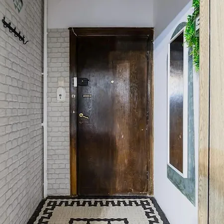 Nightfall Escape - M&n Apartment *