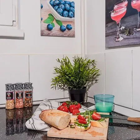 Nightfall Escape - M&n * Boekarest