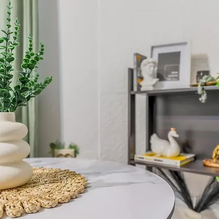 Nightfall Escape - M&n Apartment Bucharest