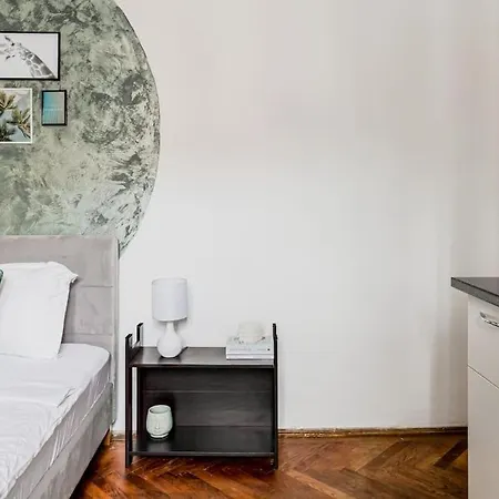 Nightfall Escape - M&n Apartment Bucharest