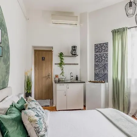 Nightfall Escape - M&n Apartment