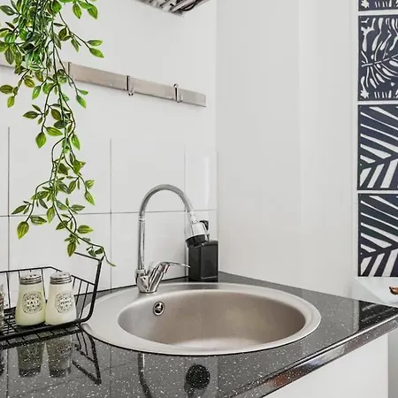 Nightfall Escape - M&n Apartment Bucharest
