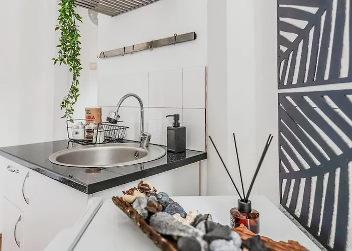 Nightfall Escape - M&n * Bucareste