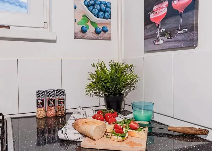 Nightfall Escape - M&n * Bucareste